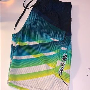 Billabong men’s board shirt bathing suit